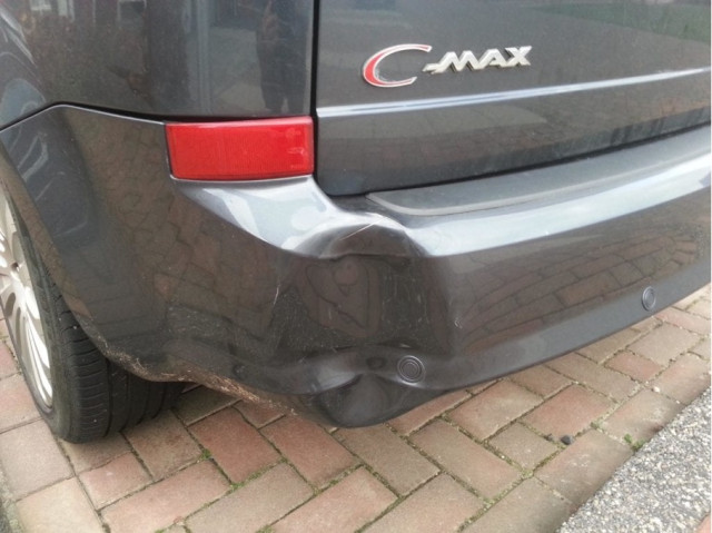 ASN Amsterdam auto met bumperschade 1